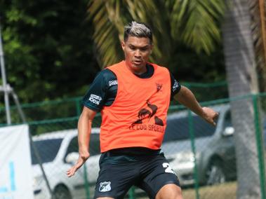 Teófilo Gutiérrez entrenando con el Deportivo Cali.