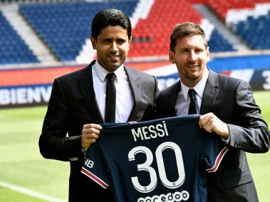 Lionel Messi y Nasser Al-Khelaifi , presidente del PSG.