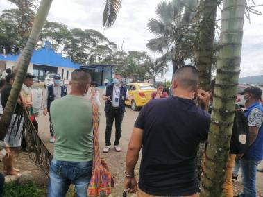 Reunión de la Defensoría con habitantes de Puerto Leguízamo, Putumayo, el 30 de marzo de 2022.