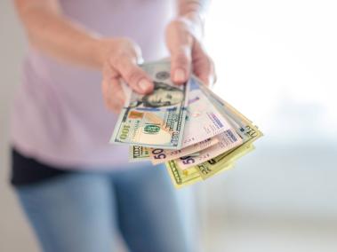 El precio de dólar en baja.