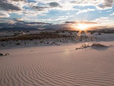 Vista del atardecer en el parque nacional White Sands.