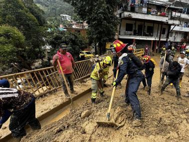 Organismos de rescate atienden la emergencia