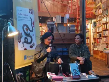 Brigitte Baptiste junto a Melba Escobar durante el conversatorio en la librer??a Matorral de Teusaquillo.