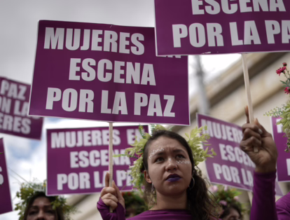 Acto simbólico en el día Internacional de la No Violencia contra la Mujer