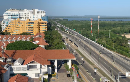 Viaducto sobre la ciénaga de la virgen en Cartagena