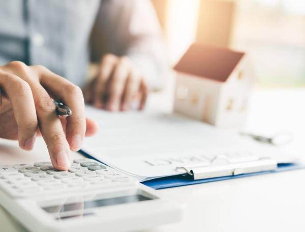 Propietarios en Bogotá podrán pagar el predial 2026 en cuatro cuotas ...