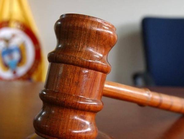 Según el Tribunal, por estar cobijado por la ley de Justicia y Paz, la interpretación se debe hacer de forma extenstiva.