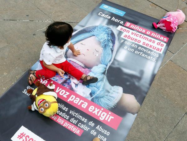 La violencia contra las niñas se da muchas veces en el ámbito familiar.