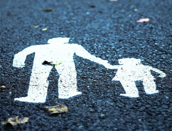 las familias entregan a sus hijas para que sean ‘mantenidas’ por un hombre.