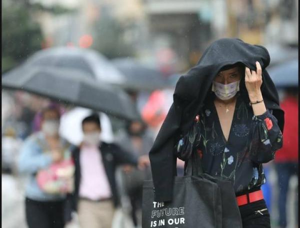 Las lluvias pueden acelerar la llegada del segundo pico respiratorio del año, dicen las autoridades.