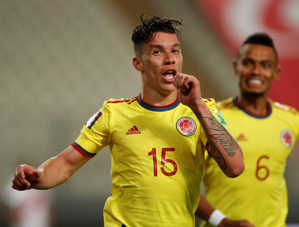 El festejo del gol de Mateus Uribe (15).