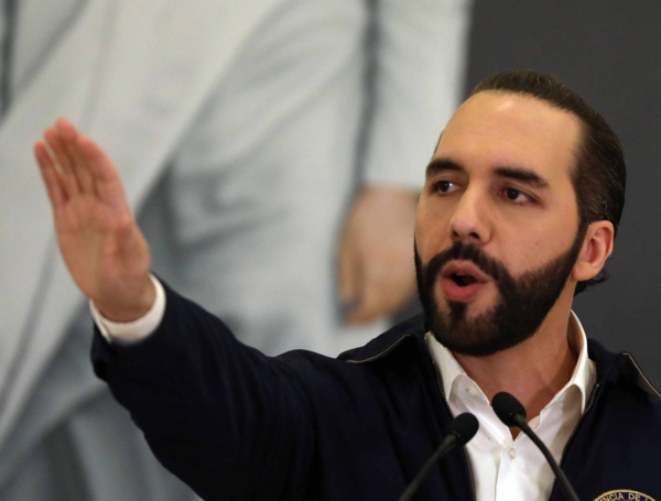 El presidente de El Salvador, Nayib Bukele, dijo este martes que "debemos arreciar la guerra contra las pandillas".