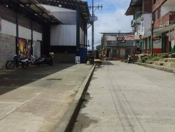 Así lucen las calles de Guapi, Cauca, tras la amenaza.