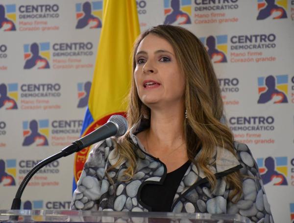La senadora por el Centro Democr??tico Paloma Valencia, en la respuesta al discurso de la posesi??n de Gustavo Petro.