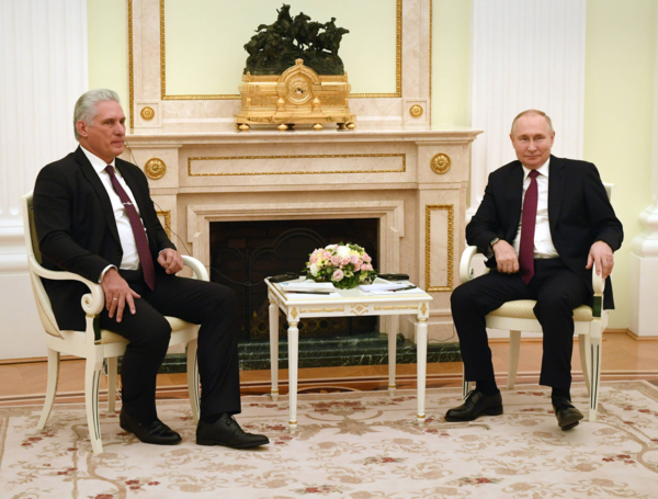 Reunión en Moscú de los presidentes de Cuba y Rusia.