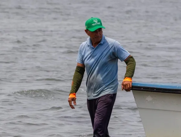 Los pescadores viven bajo la incertidumbre.