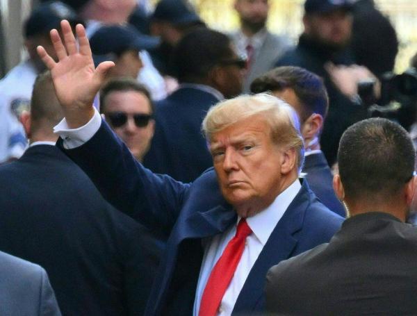 El expresidente Donald Trump fue imputado por 34 cargos de falsificaci??n de registros comerciales.