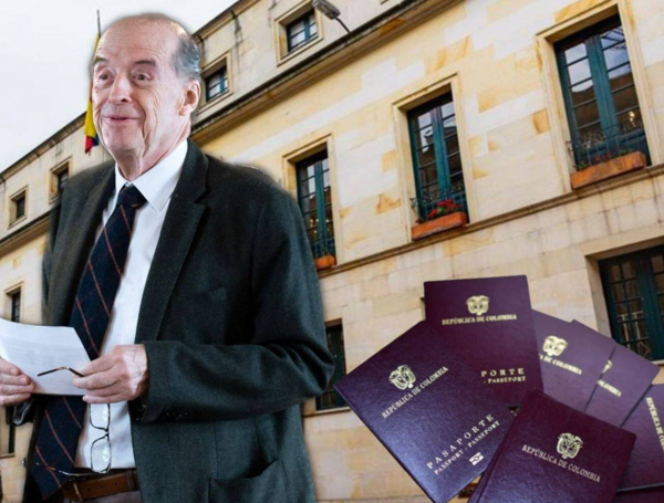 De izq. a der: El secretario general de la Cancillería, José Antonio Salazar, y el ministro de esa cartera, Álvaro Leyva.