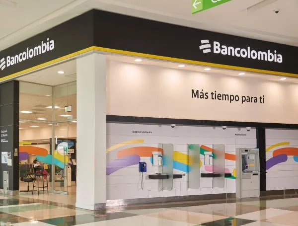 Plataforma digital de la entidad bancaria empezó a presentar fallas desde muy temprano el domingo.