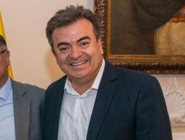 El presidente Gustavo Petro y Olmedo López, director de la UNGRD