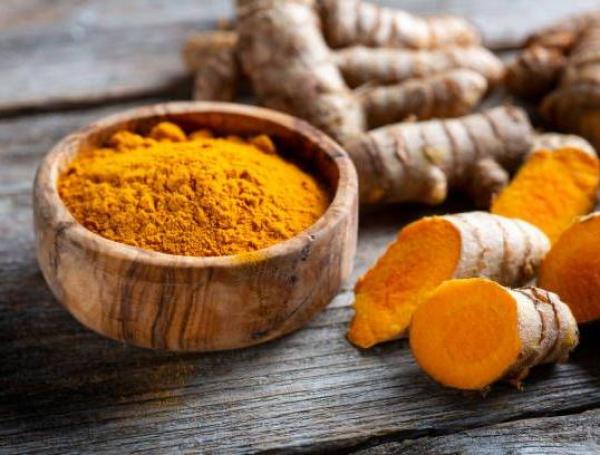 La cúrcuma presenta activos beneficiosos para la salud.