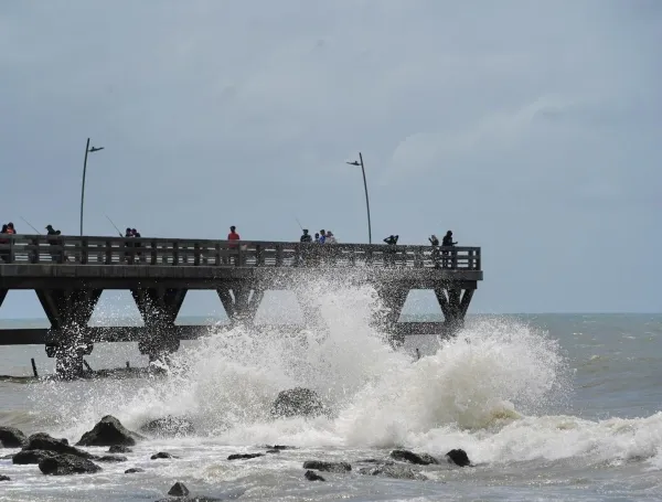 Día de playa en Puerto Colombia/Alerta huracán