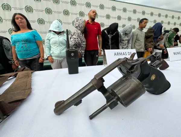 En el marco de la Operación Bogotá fue desarticulada la banda Génesis estructura criminal vinculada con homicidios y torturas en la ciudad. En rueda de prensa Carlos Fernando Galán Alcalde Mayor de Bogotá Javier Mauricio Paba Mejía Director Seccional de Fiscalías Bogotá Coronel, William Lara Comandante (E) MEBOG César Restrepo Flórez Secretario Distrital de Seguridad dan detalles de la captura de esta banda . Foto MAURICIO MORENO CEET EL TIEMPO @mauriciomorenofoto