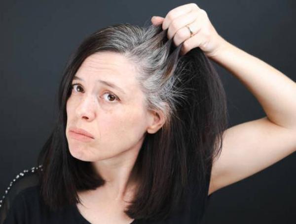 La luteolina es un antioxidante que puede detener la llegada de las canas.