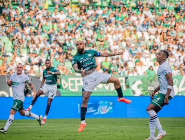 Oso en la Liga Betplay: dos futbolistas de La Equidad juegan con el ...