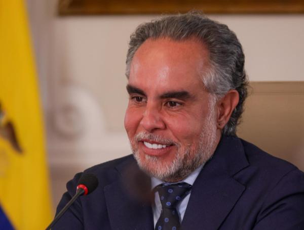 Armando Benedetti y Antonio Sanguino.