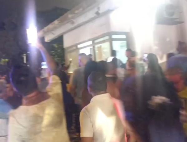 Videos | Caos tras explosión en CAI de la Policía en Cali, en la noche ...