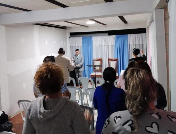 José Erley Ramírez en una de las actividades de la iglesia protestante en la que era pastor.