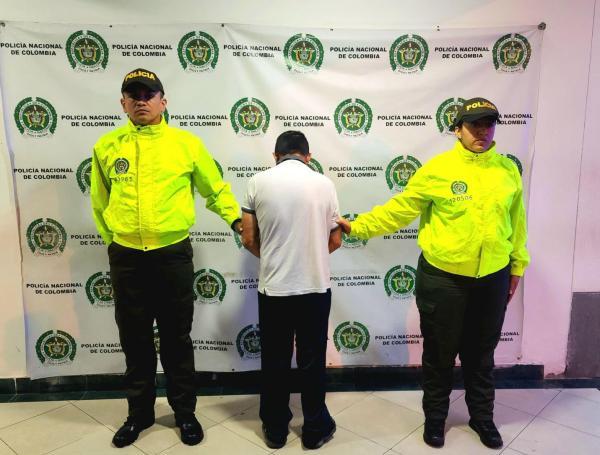 La Policía de Caldas capturó al pastor cuando recibió la salida del centro médico en el que fue atendido luego de ser atacado por la comunidad.