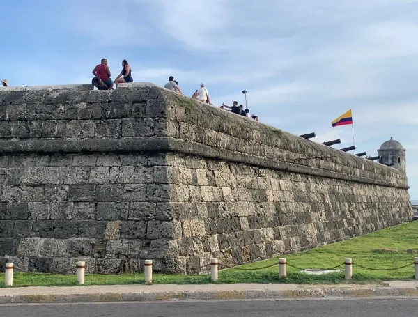 Las murallas de Cartagena- el baluarte de Santo Domingo