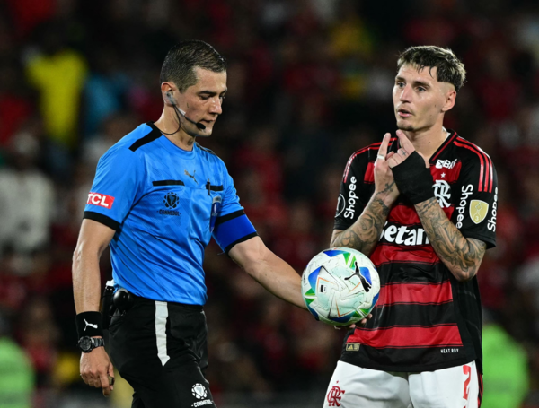 Andrés Rojas, árbitro colombiano, en el ojo del huracán por polémica ...