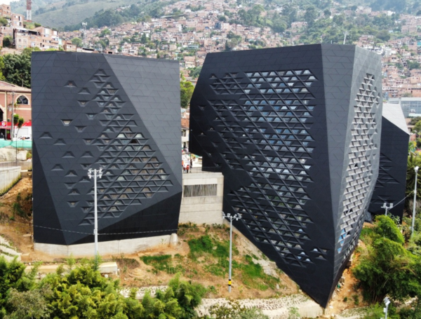 Obras en la Biblioteca Nororiental