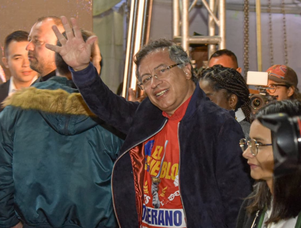 Presidente Gustavo Petro en la Plaza de Bolívar este 24 de octubre