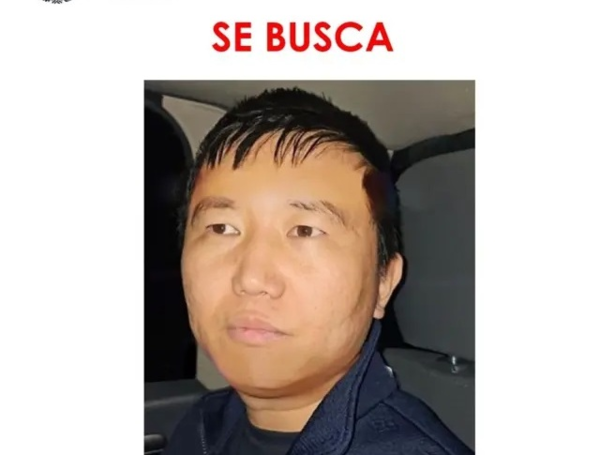 Se le conoce como Brother Wang, Pancho o HeHe.