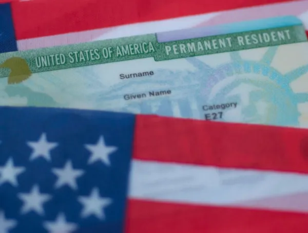 Estos son los requisitos que deben cumplir los ciudadanos para obtener la 'Green Card' de Estados Unidos en 2026 con la nueva regla de carga pública