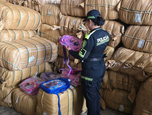 Incautan millonaria mercancía en el centro de Cali.