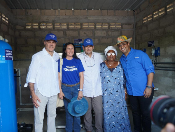 Luis Carlos Sarmiento Guti??rrez, presidente de la Junta Directiva de Grupo Aval, estuvo en la entrega de resultados de Misi??n La Guajira.