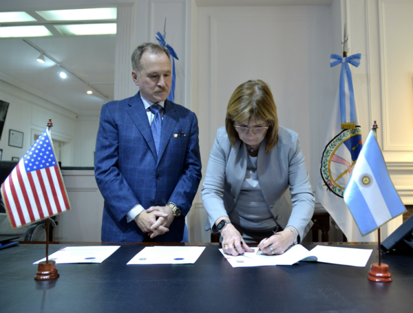 Argentina y Estados Unidos firman acuerdo para fortalecer la lucha ...