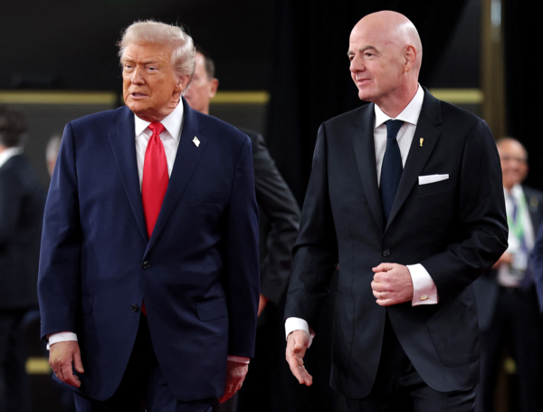 Trump junto a Infantino