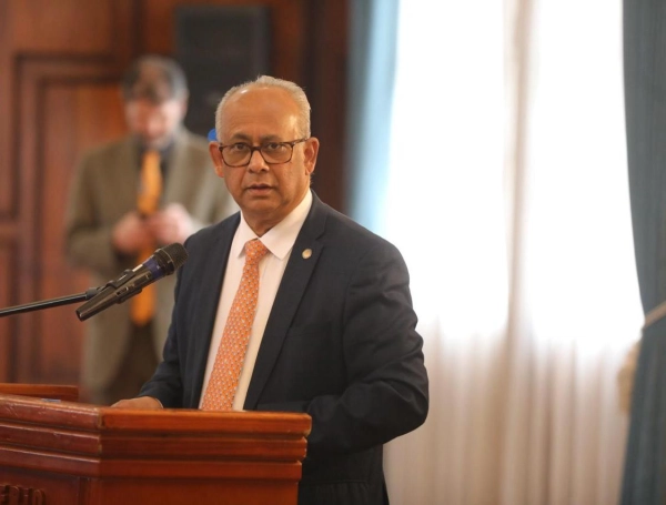 Albert Ramdin es el actual Secretario General de la Organización de los Estados Americanos (OEA).