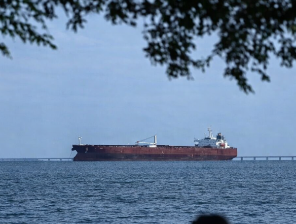 Petrolero sancionado