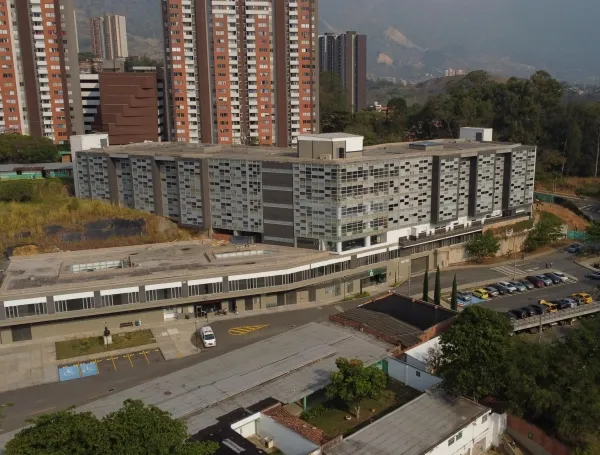 Firmas vinculadas en el escándalo de Aguas Vivas, en Medellín, estarían salpicadas en el retraso de las obras del Hospital Mental de Antioquia.