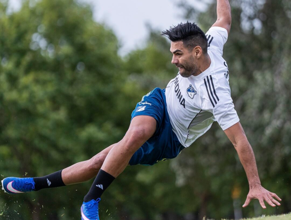 Video | Falcao tomó la voz de mando en Millonarios y les habló a los ...