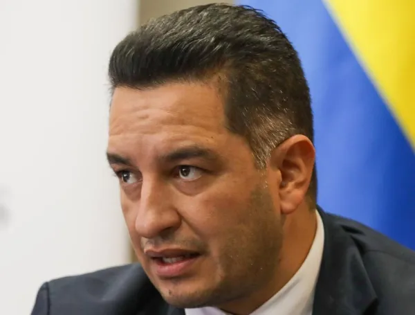 Andrés Idárraga, secretario de Transparencia de la Presidencia, le presentó su renuncia 'irrevocable' al presidente saliente Gustavo Petro