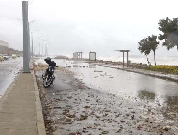 Frente frío genera caos en zona turística de Cartagena.