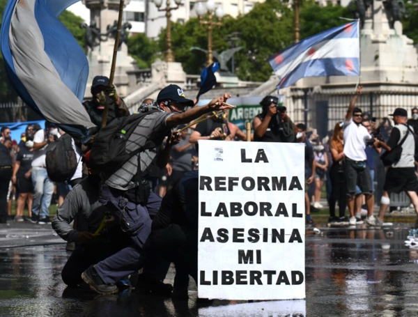 protesta contra la reforma laboral en Argentina